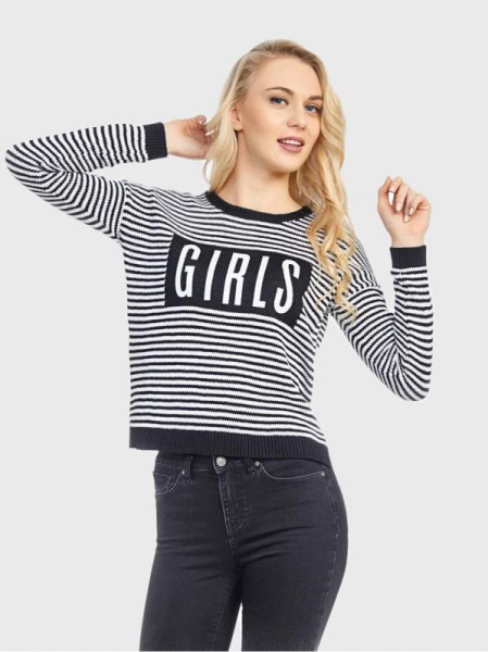 Вязаный джемпер свободного кроя с разрезами по бокам LDK 012 Вязаный джемпер свободного кроя с разрезами по бокам LDK 012