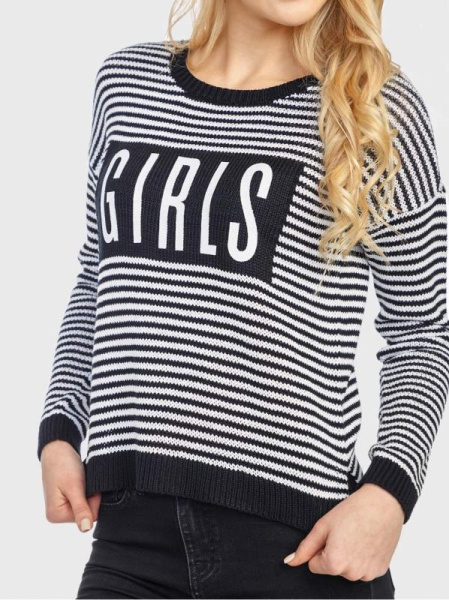 Вязаный джемпер свободного кроя с разрезами по бокам LDK 012 Вязаный джемпер свободного кроя с разрезами по бокам LDK 012