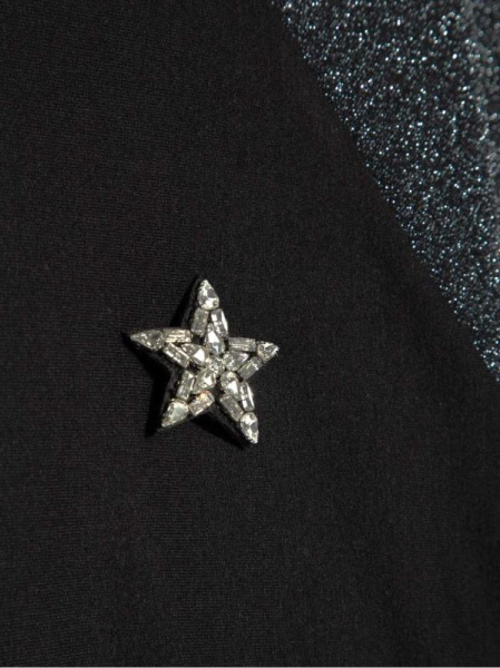 Джемпер с мерцающим блеском и брошью 837 Джемпер с мерцающим блеском и брошью 837