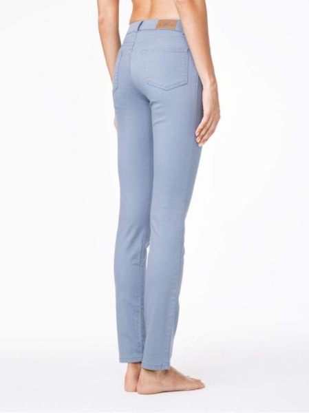 Классические прямые джинсы с эффектом &quot;мгновенная коррекция живота&quot; CON-43G