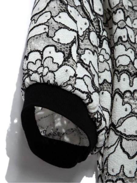 Кружевной джемпер с объемными рукавами LD 904