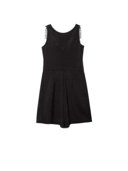 Черный полукомбинезон с открытыми плечами и кружевом GIGI